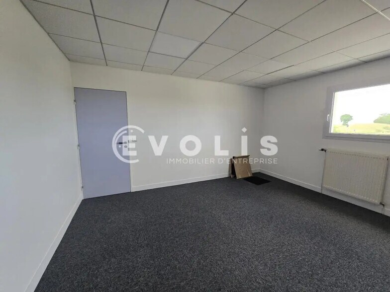 Office in Gometz-Le-Chatel for lease - Building Photo - Image 3 of 6