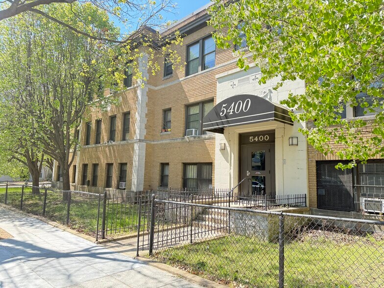 5400 7th St NW, Washington, DC à vendre - Photo du bâtiment - Image 2 de 16