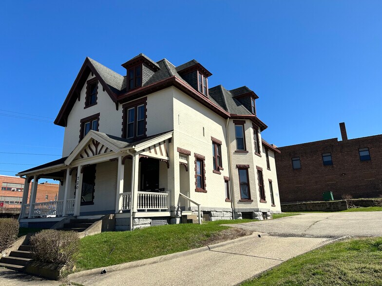 720 Juliana St, Parkersburg, WV à vendre - Photo du bâtiment - Image 3 de 16