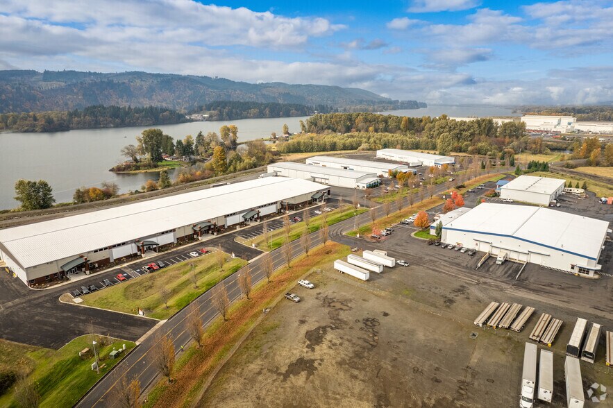 2601 N Hendrickson Dr, Kalama, WA à louer - Aérien - Image 2 de 5