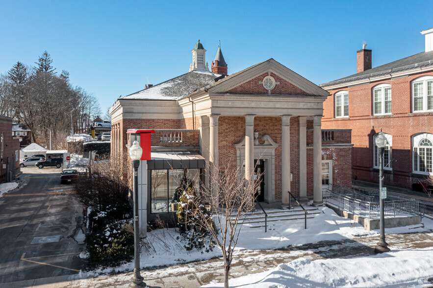 249 Main St, Southbridge, MA à vendre - Photo du bâtiment - Image 1 de 1