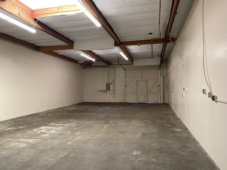 1261-1271 E Edna Pl, Covina, CA for lease - Building Photo - Image 3 of 13
