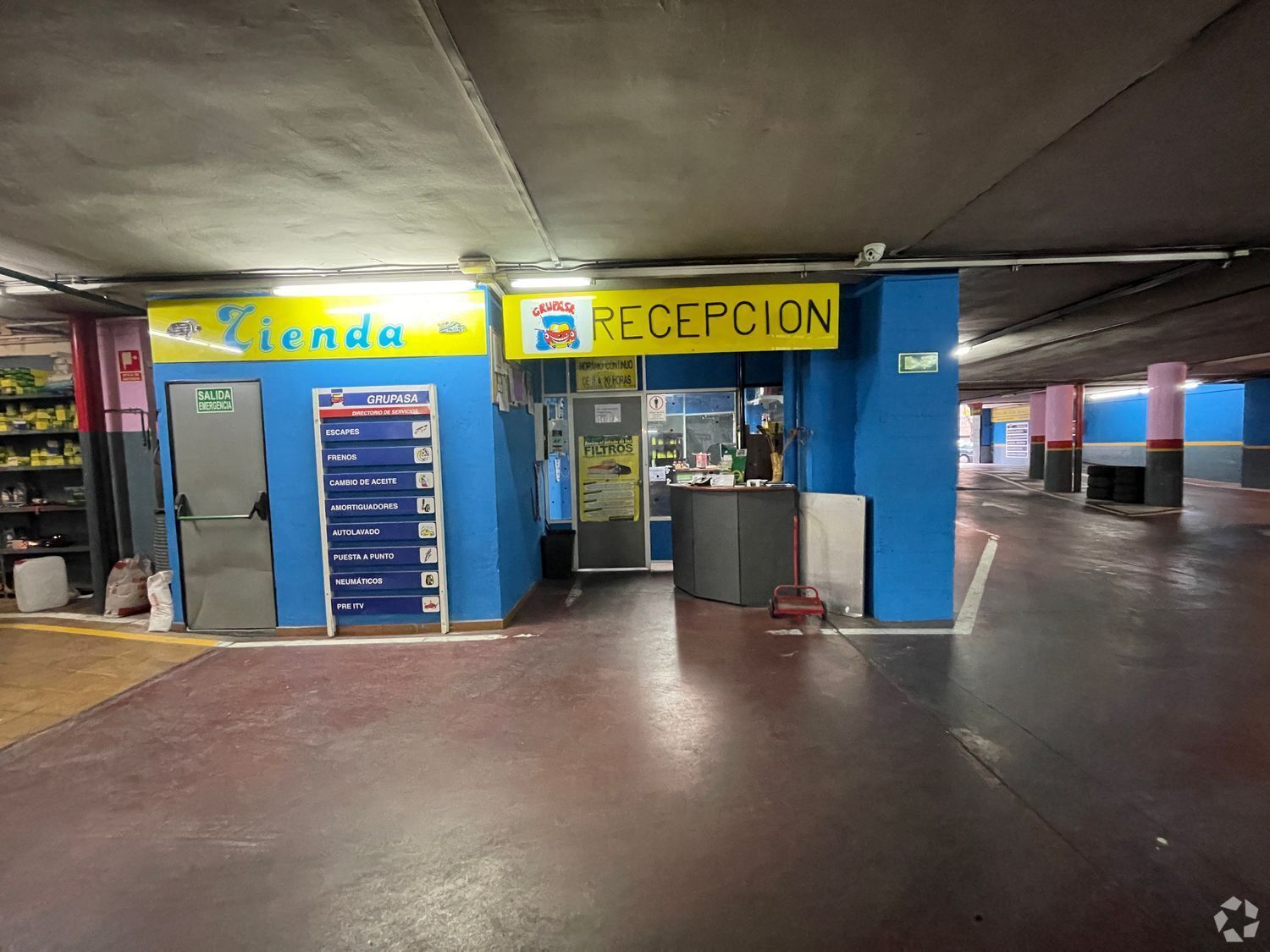 Retail in Madrid, Madrid for lease Interior Photo- Image 1 of 2