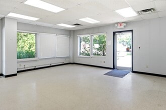 2122 Camden Ave, Durham, NC for lease Interior Photo- Image 2 of 9