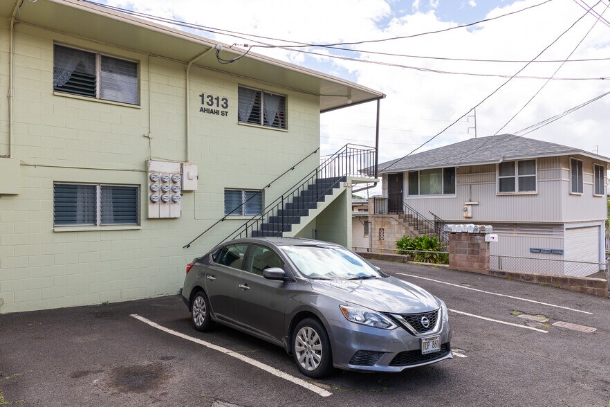 1313 Ahiahi St, Honolulu, HI à vendre - Photo du bâtiment - Image 3 de 22