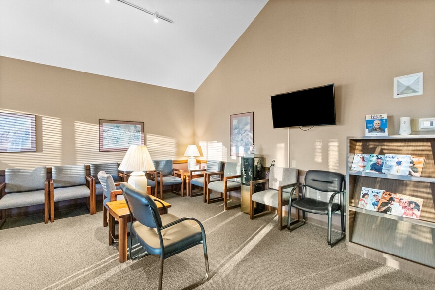 2345 W Lincoln Rd, Kokomo, IN for lease - Interior Photo - Image 3 of 14