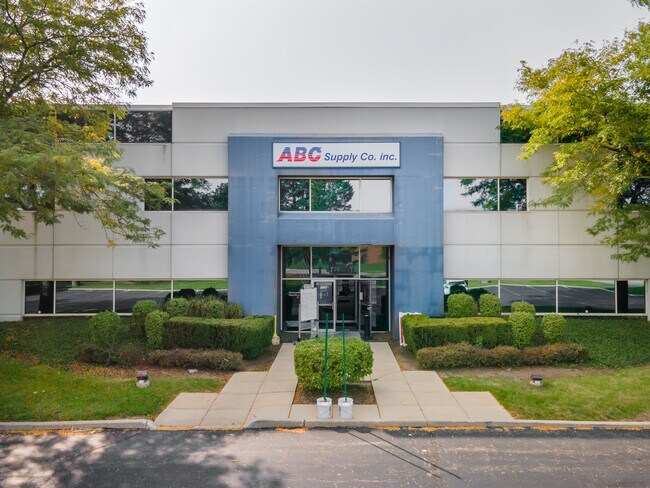 Plus de détails pour 740 Frontenac Rd, Naperville, IL - Industriel à louer