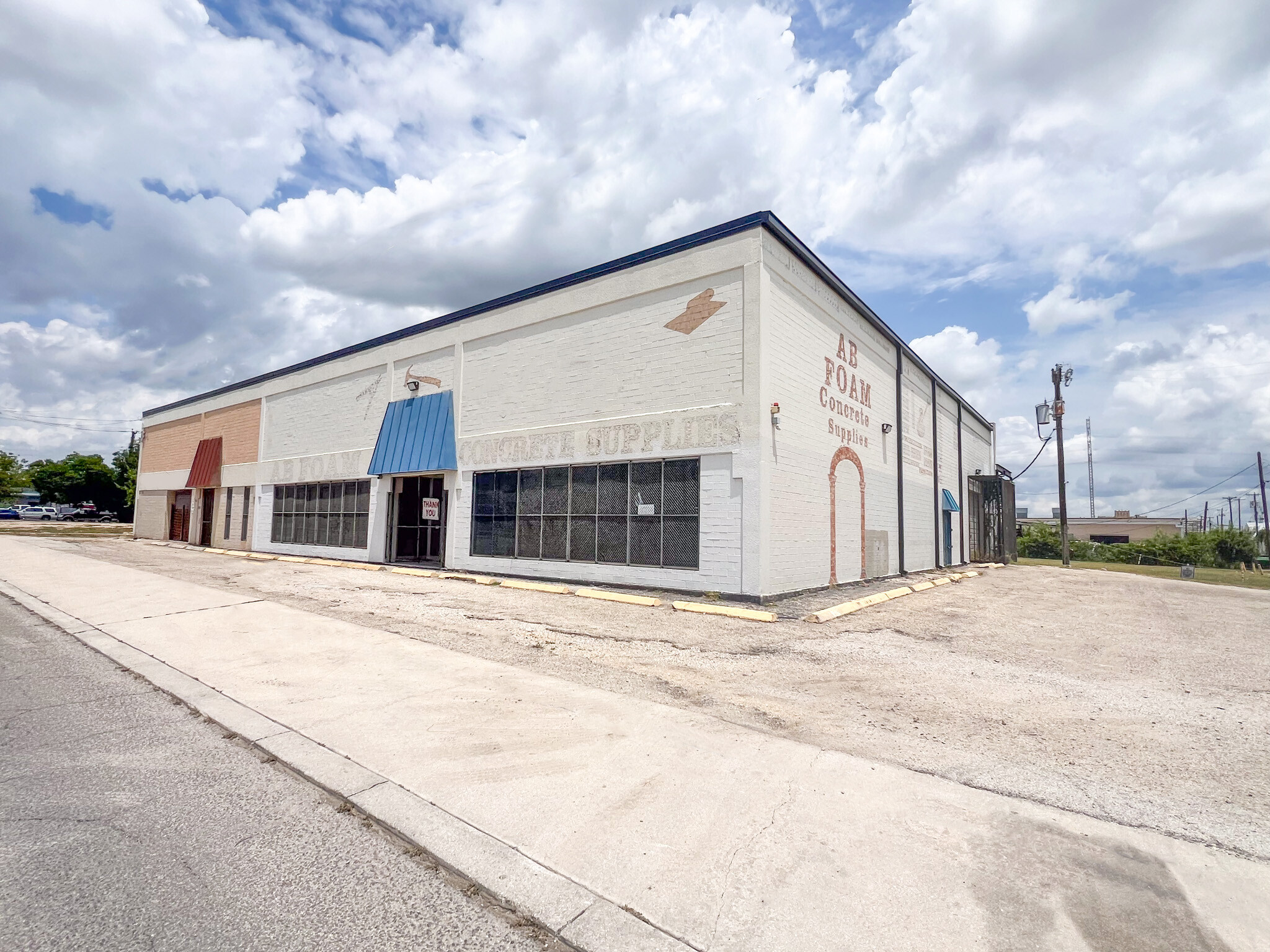 1606-1610 N Colorado St, San Antonio, TX for lease Building Photo- Image 1 of 22