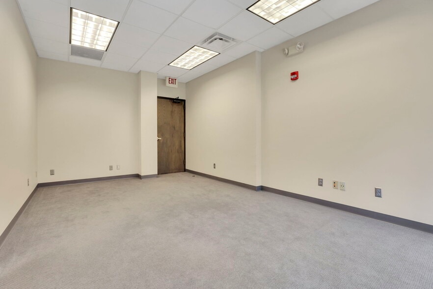 141 E Town St, Columbus, OH for lease - Interior Photo - Image 3 of 52