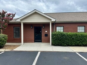 6441 Bonny Oaks Dr, Chattanooga, TN for lease Building Photo- Image 1 of 11