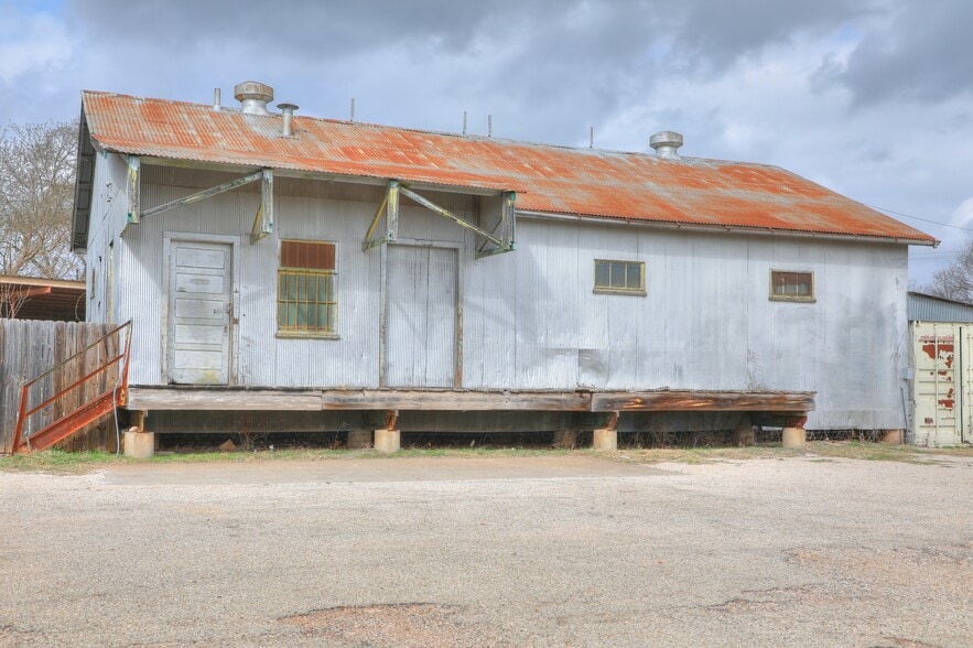 432 S Lincoln St, Fredericksburg, TX for sale - Building Photo - Image 2 of 10