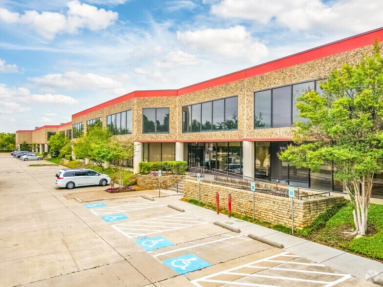 4200 Buckingham Rd, Fort Worth, TX à louer - Photo du bâtiment - Image 2 de 13