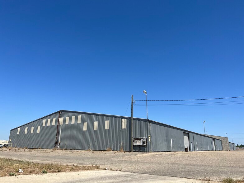 2925 S Maple Ave, Fresno, CA à louer - Photo du bâtiment - Image 1 de 4