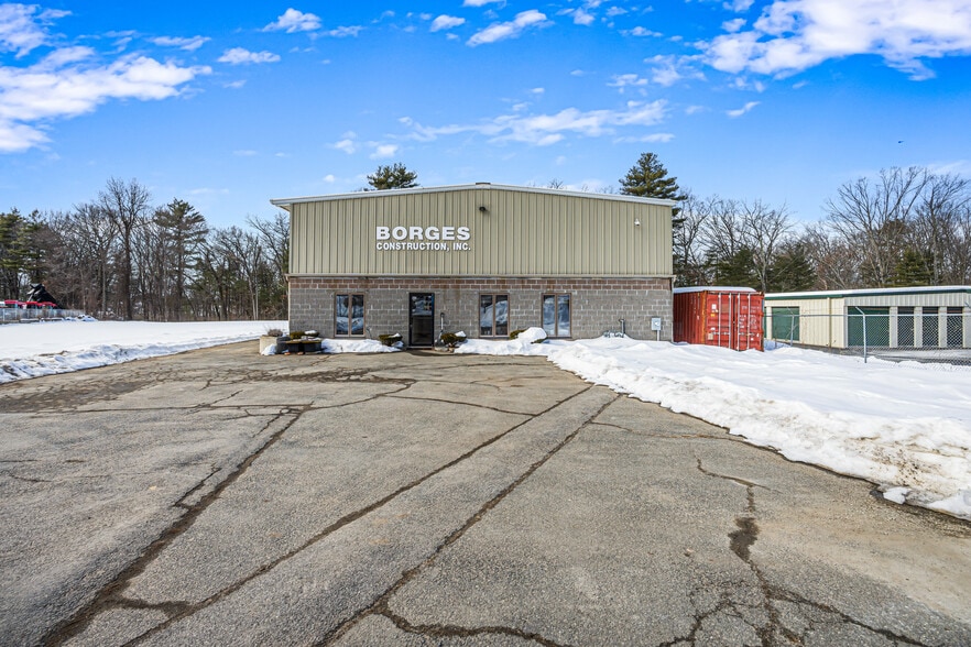 165 Carmelinas Cir, Ludlow, MA à louer - Photo du bâtiment - Image 2 de 30