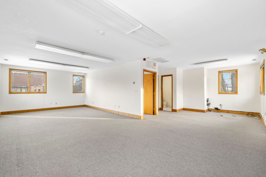 7 Stokum Ln, New City, NY à vendre - Photo du bâtiment - Image 2 de 36
