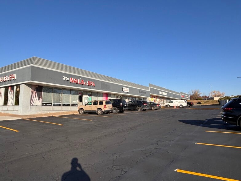 18675 E 39th St, Independence, MO for lease - Building Photo - Image 3 of 12