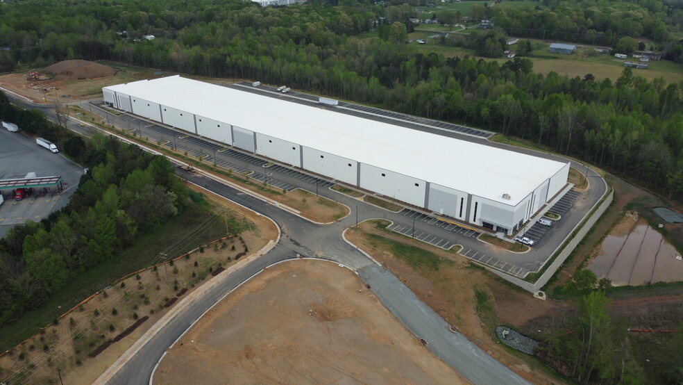 6465 Buckhorn Industrial Pky, Mebane, NC for lease - Building Photo - Image 2 of 6