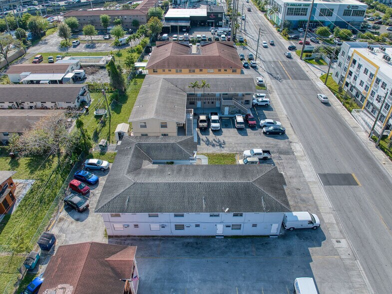 1460 W 29th St, Hialeah, FL à vendre - Photo du bâtiment - Image 3 de 5