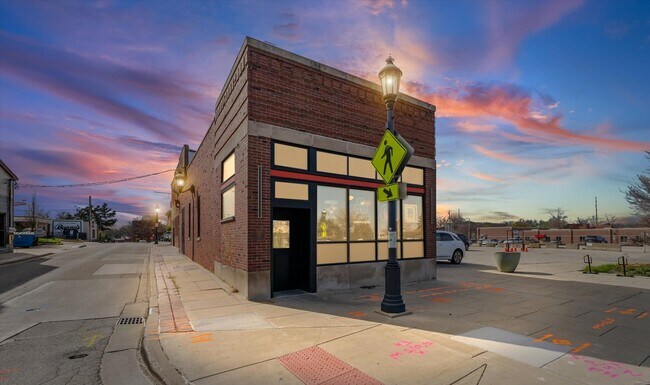 More details for 201 N Broadway Ave, Urbana, IL - Retail for Sale
