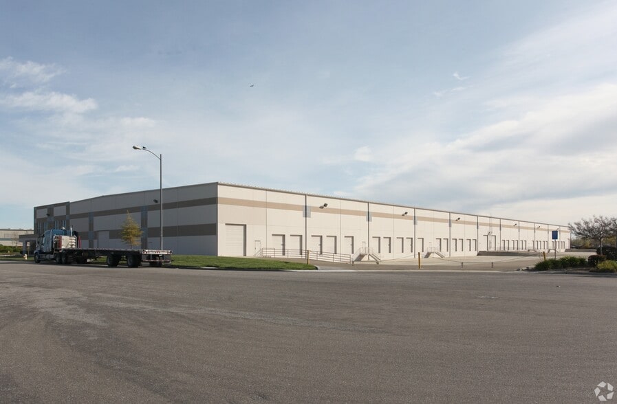 2340 E Main St, Woodland, CA for lease - Building Photo - Image 3 of 3