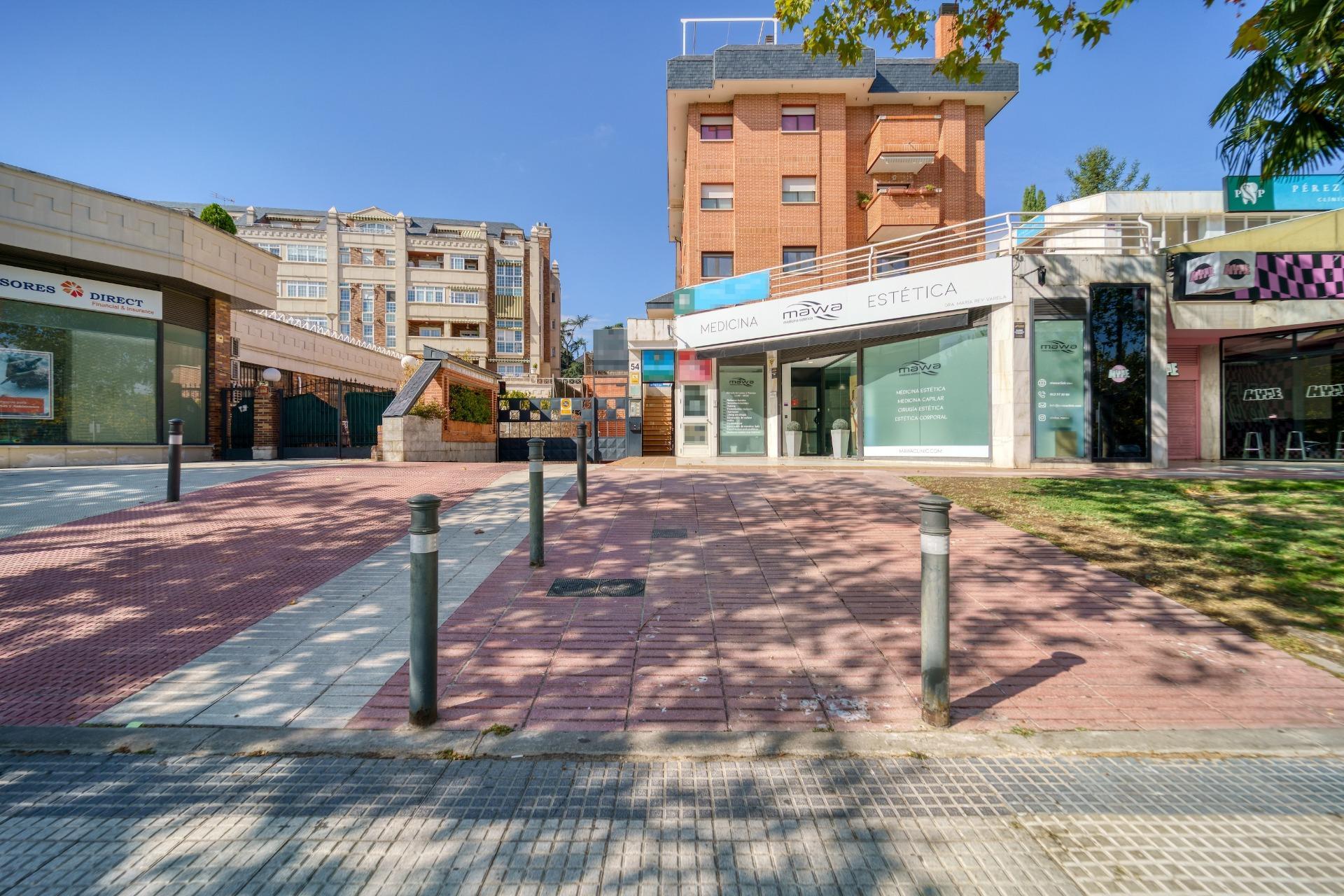 Commerce de détail dans Majadahonda, Madrid à louer Photo intérieure- Image 1 de 3