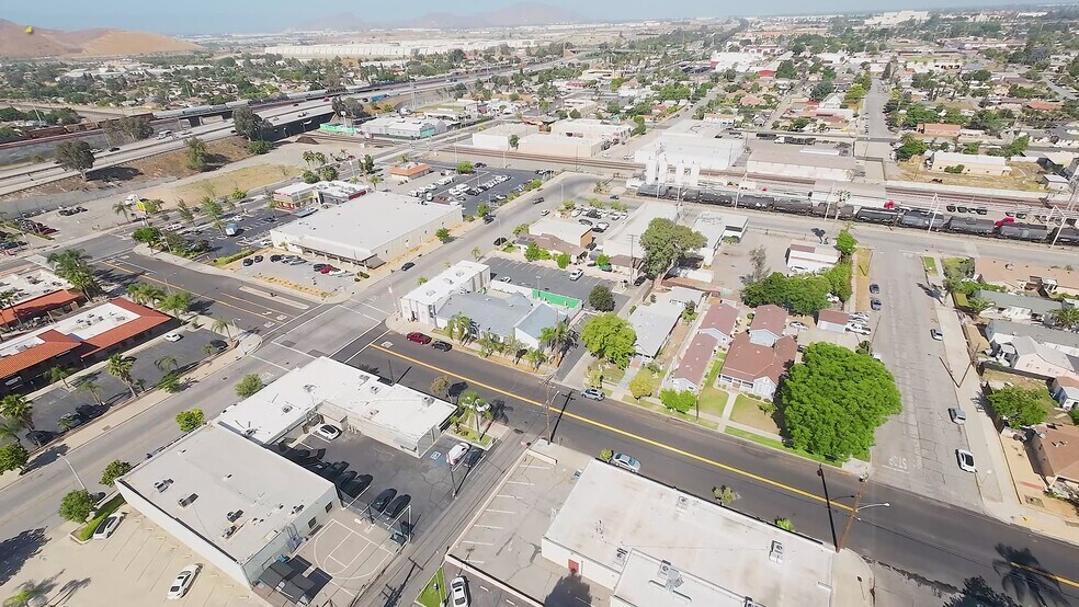 301 N 7th St, Colton, CA à vendre - Vidéo sur l’inscription commerciale - Image 2 de 28