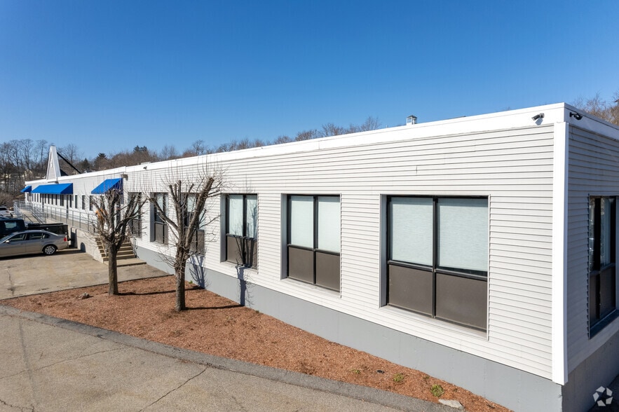 997 Millbury St, Worcester, MA for lease - Building Photo - Image 3 of 3