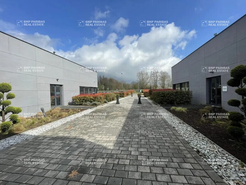 6 Rue Eugénie Brazier, Illkirch-Graffenstaden for lease - Building Photo - Image 2 of 29