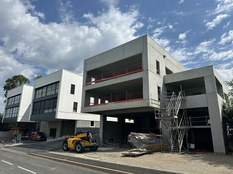 Office in Limonest for sale - Building Photo - Image 2 of 14