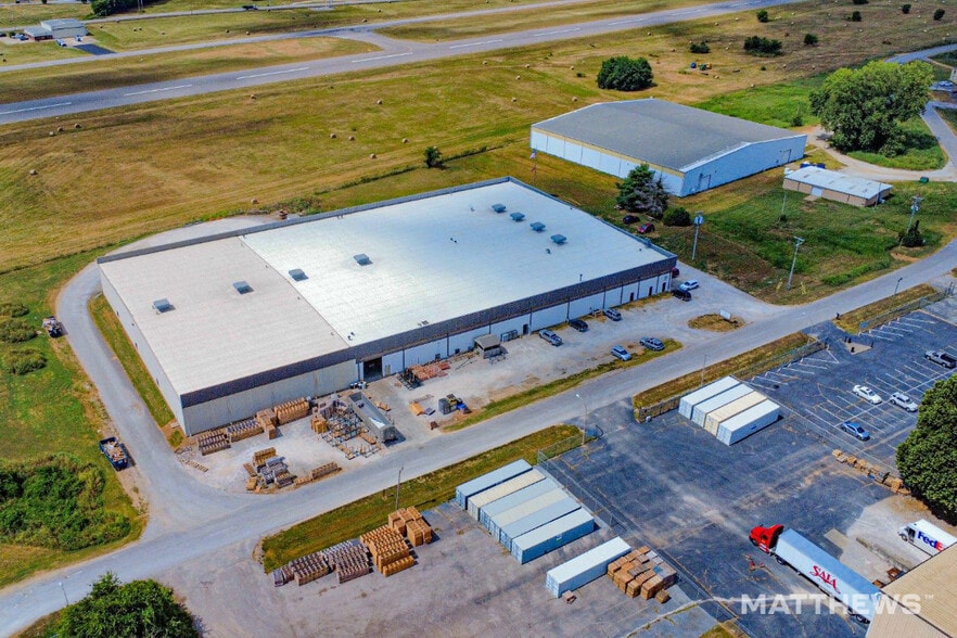 7034 Industrial Park Rd, Mount Pleasant, TN for lease - Primary Photo - Image 1 of 3