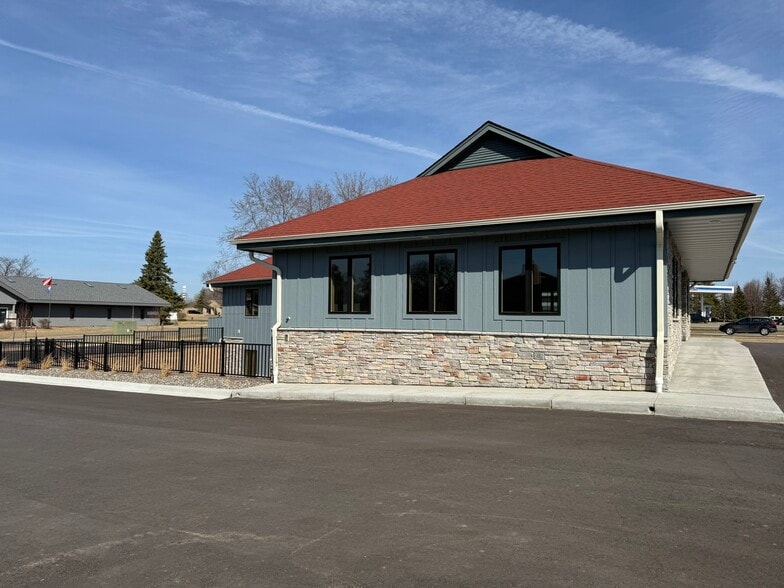 1570 Century Pt, Eagan, MN for lease - Building Photo - Image 2 of 3