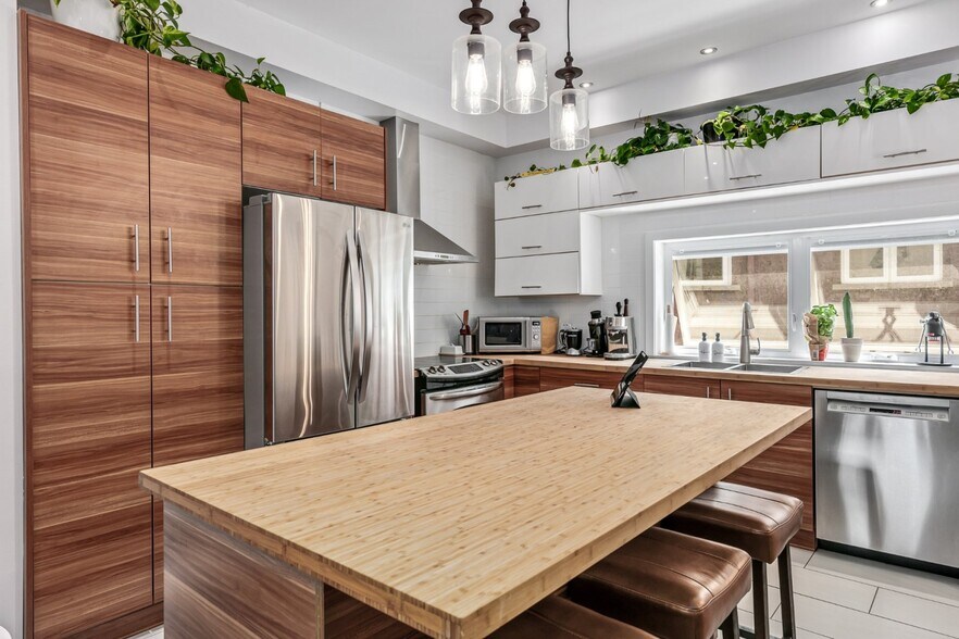 4605 Rue Bannantyne, Verdun, QC for sale - Interior Photo - Image 3 of 10