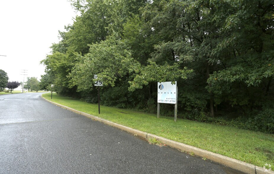 91 Park Rd, Tinton Falls, NJ à louer - Photo du bâtiment - Image 3 de 3