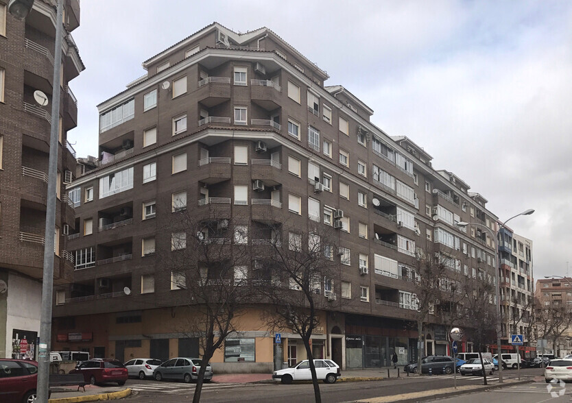 Avenida Francisco Aguirre, 312, Talavera De La Reina, Toledo à louer - Photo du bâtiment - Image 2 de 2