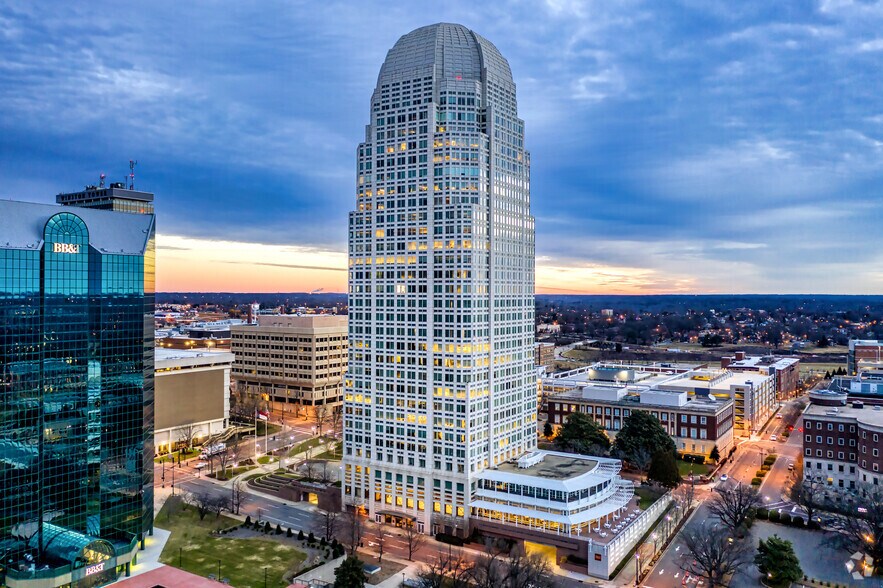 100 N Main St, Winston-Salem, NC à louer - Photo du bâtiment - Image 3 de 9