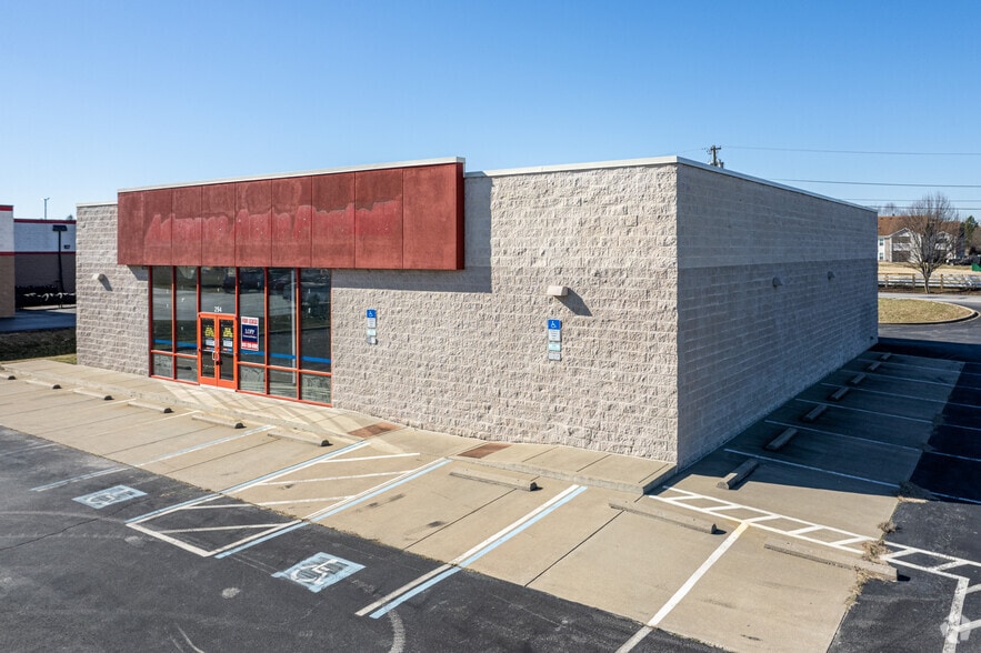 294 Market Place Dr, Louisville, KY for lease - Building Photo - Image 3 of 8