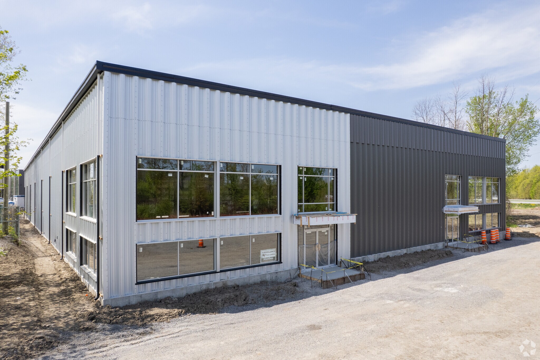 5593 Av Pierre-Dansereau, Salaberry-de-valleyfield, QC for sale Primary Photo- Image 1 of 1