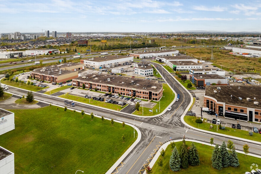 5520-5576 Boul Des Rossignols, Laval, QC à louer - Aérien - Image 2 de 5