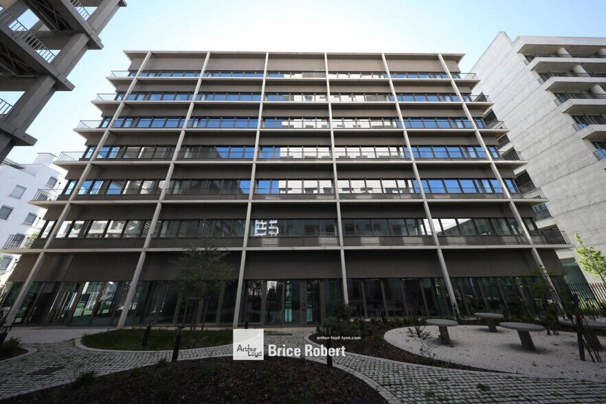 Retail in Lyon for lease - Building Photo - Image 2 of 9