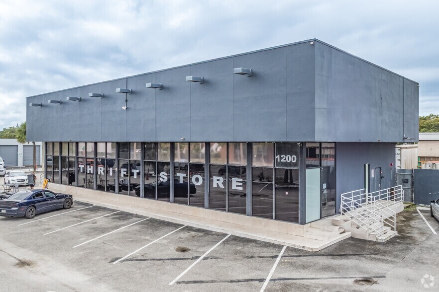 1200 N Federal Hwy, Hollywood, FL à louer - Photo du bâtiment - Image 3 de 3