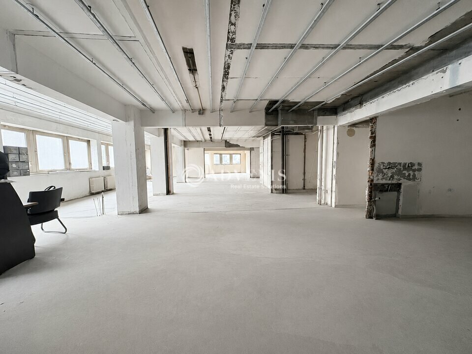 Office in Paris for sale Interior Photo- Image 1 of 9