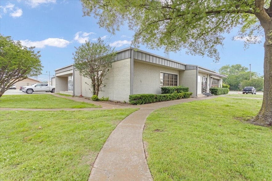 1485 N Main St, Paris, TX for sale - Building Photo - Image 2 of 42