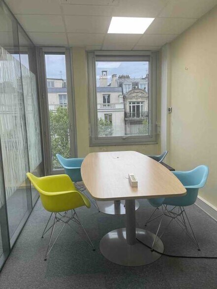 28 Avenue De Messine, Paris à louer - Photo du bâtiment - Image 2 de 10