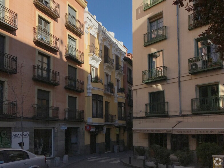Commerce de détail dans Madrid, Madrid à louer - Photo du bâtiment - Image 2 de 2
