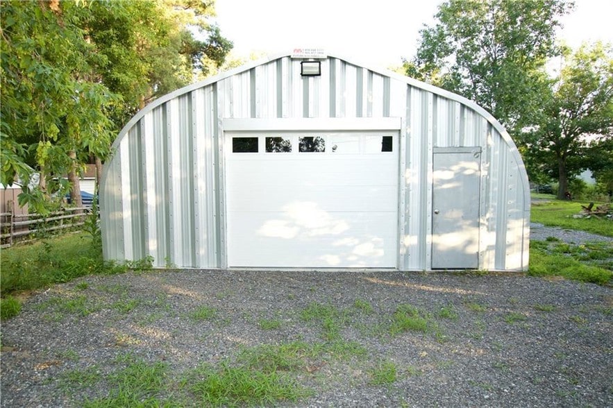 1429 Meadow Dr, Ottawa, ON for sale - Building Photo - Image 3 of 4