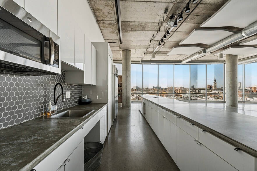 1033 N 2nd St, Philadelphia, PA for lease - Interior Photo - Image 2 of 16