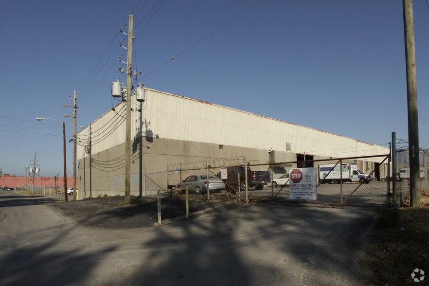 301 S 30th St, Louisville, KY à vendre - Photo du bâtiment - Image 2 de 4