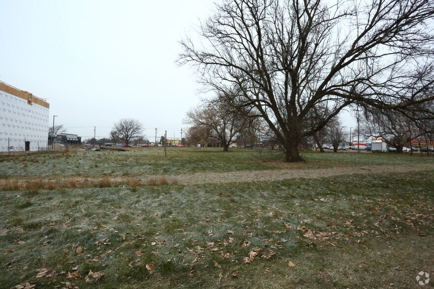 3695 S State St, Ann Arbor, MI à louer - Autre - Image 2 de 2