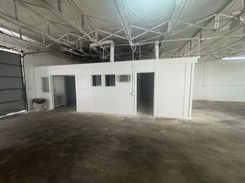 14020 NW 19th Ave, Miami, FL à louer - Photo du bâtiment - Image 2 de 11