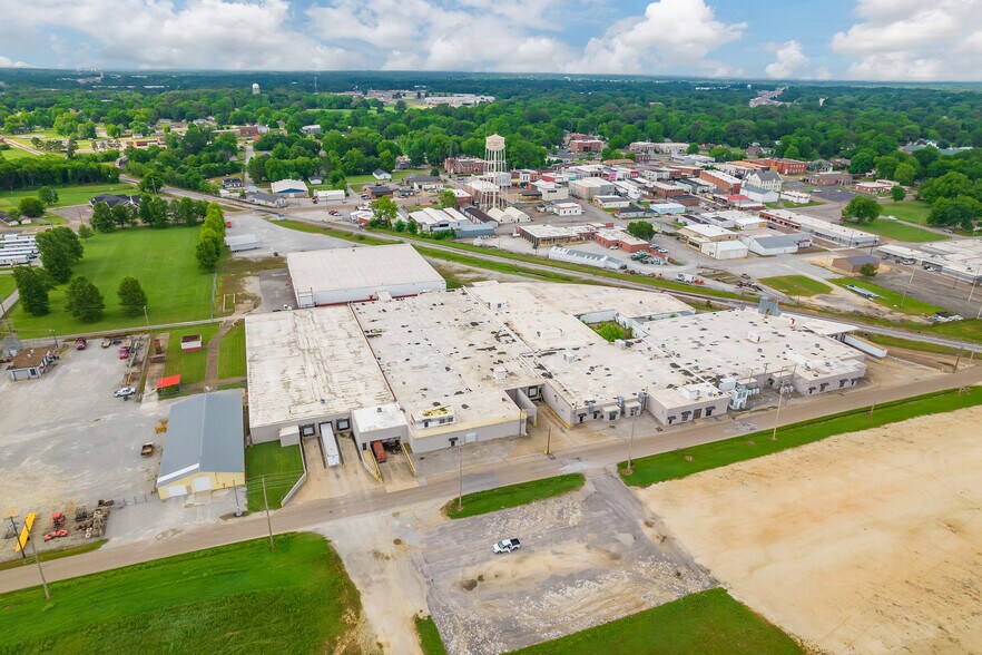 1101 McKnight -1, Humboldt, TN for lease - Building Photo - Image 2 of 19